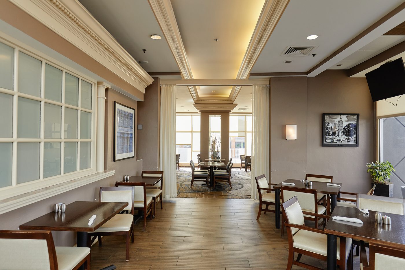 Hilton Country Club Plaza
